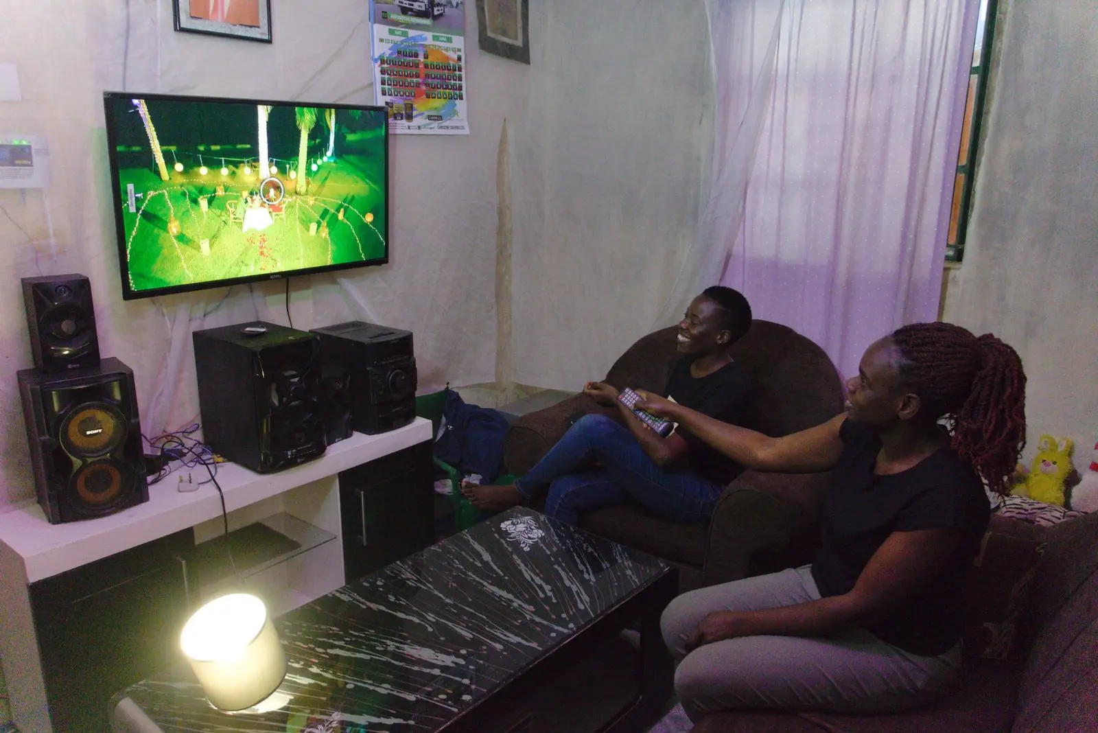 A family watching football at home on an unlimited konnekt connection