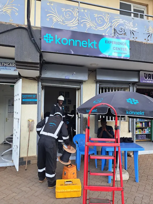 konnekt technicians at the konnekt Experience Centre